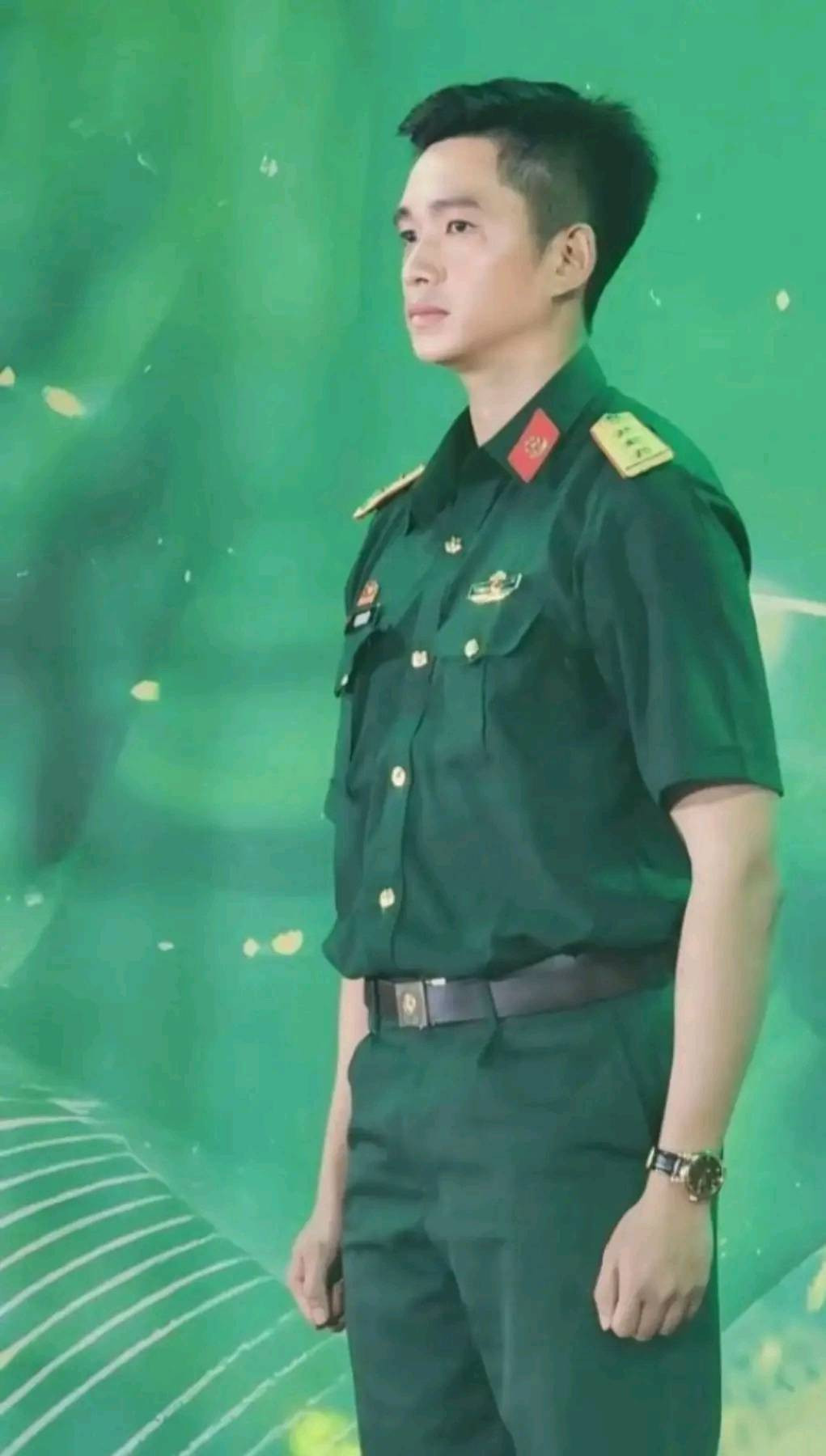 Bất ngờ diện mạo hiện tại của chiến sĩ Lê Hoàng Hiệp sau 1 tháng gây sốt tại lễ diễu binh