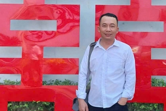 Cứu người phụ nữ nhảy sông, thợ chụp ảnh ở Quảng Trị nhận 'mưa' lời khen