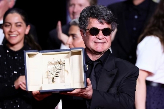 Đạo diễn mới ra tù thắng ngoạn mục ở Cannes 2025