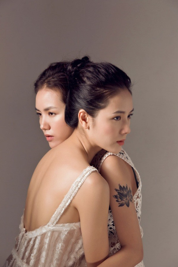 Mẹ ca sĩ Phương Linh U65 gây sốt với sắc vóc nuột hơn gái son rỗi