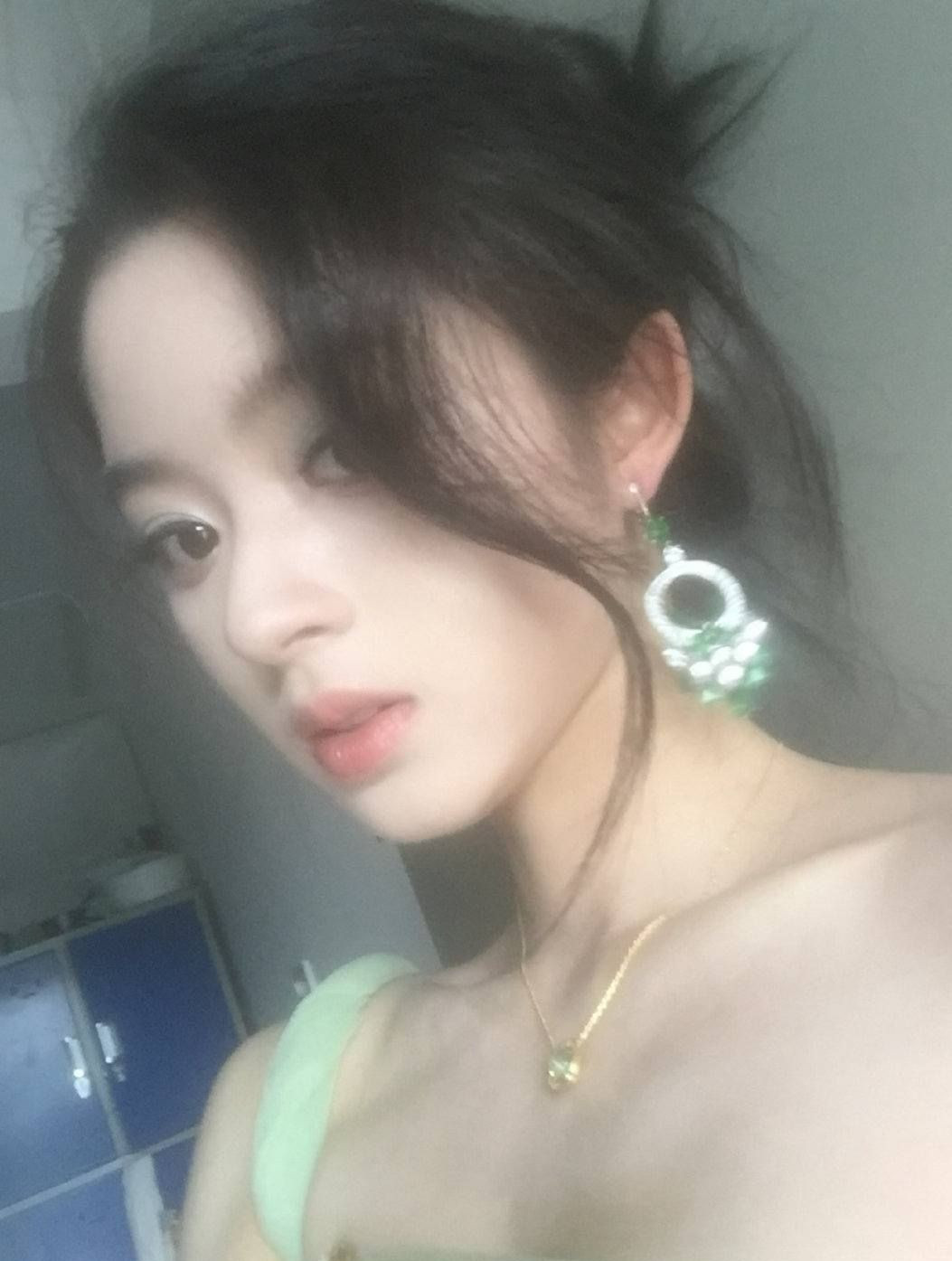 Toàn cảnh vụ nữ diễn viên bị điều tra cả dòng họ vì đôi bông tai ảnh 2