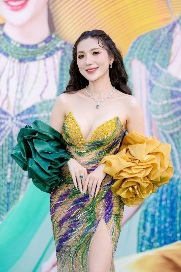 Choáng khối tài sản cực khủng của Ngân Collagen trước khi vướng ồn ào thuốc giảm cân