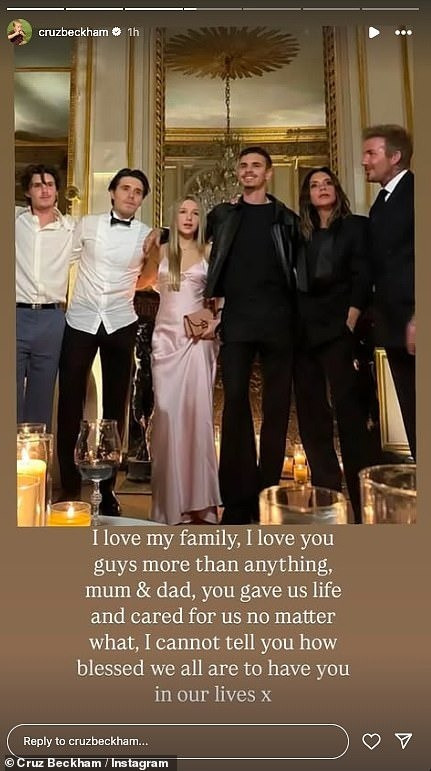 Con trai lớn vạch ranh giới với vợ chồng Beckham ảnh 2