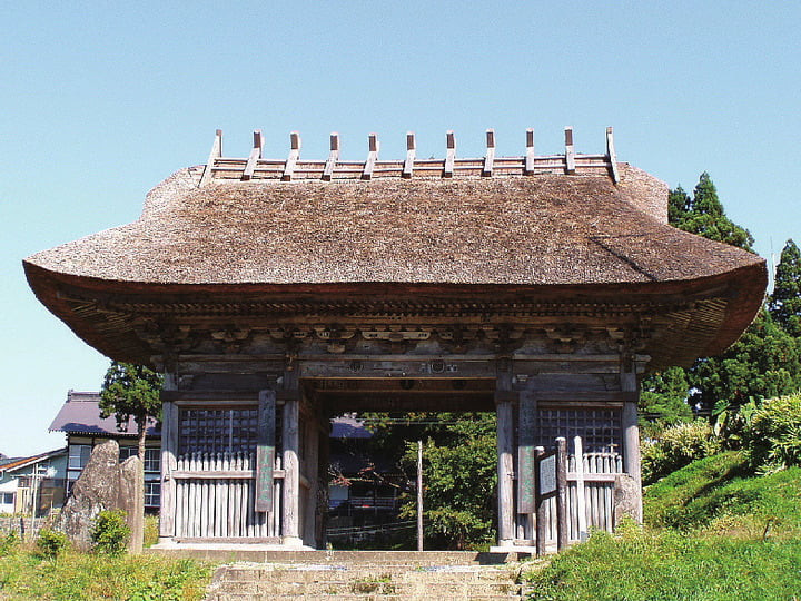 Hàng năm, nhiều du khách ghé thăm chùa cổ Dainichibou trên núi Yudono để chiêm bái Bồ tát xác ướp Shinnyokai-shonin. (Ảnh: Dainichibou)