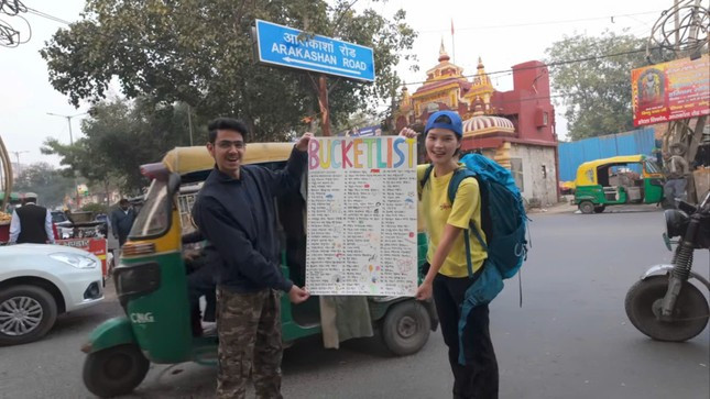 Nữ YouTuber hot nhất lúc này với vlog du lịch Ấn Độ