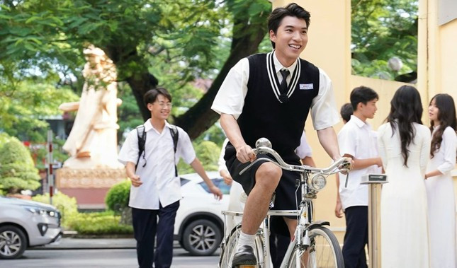 Sự tử tế của Hieuthuhai gây tranh cãi ảnh 1