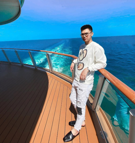 Visual chuẩn soái ca của 'rich kid' kém 5 tuổi đang bị nghi hẹn hò Miu Lê Visual chuẩn soái ca của rich kid kém 5 tuổi đang bị nghi hẹn hò Miu Lê