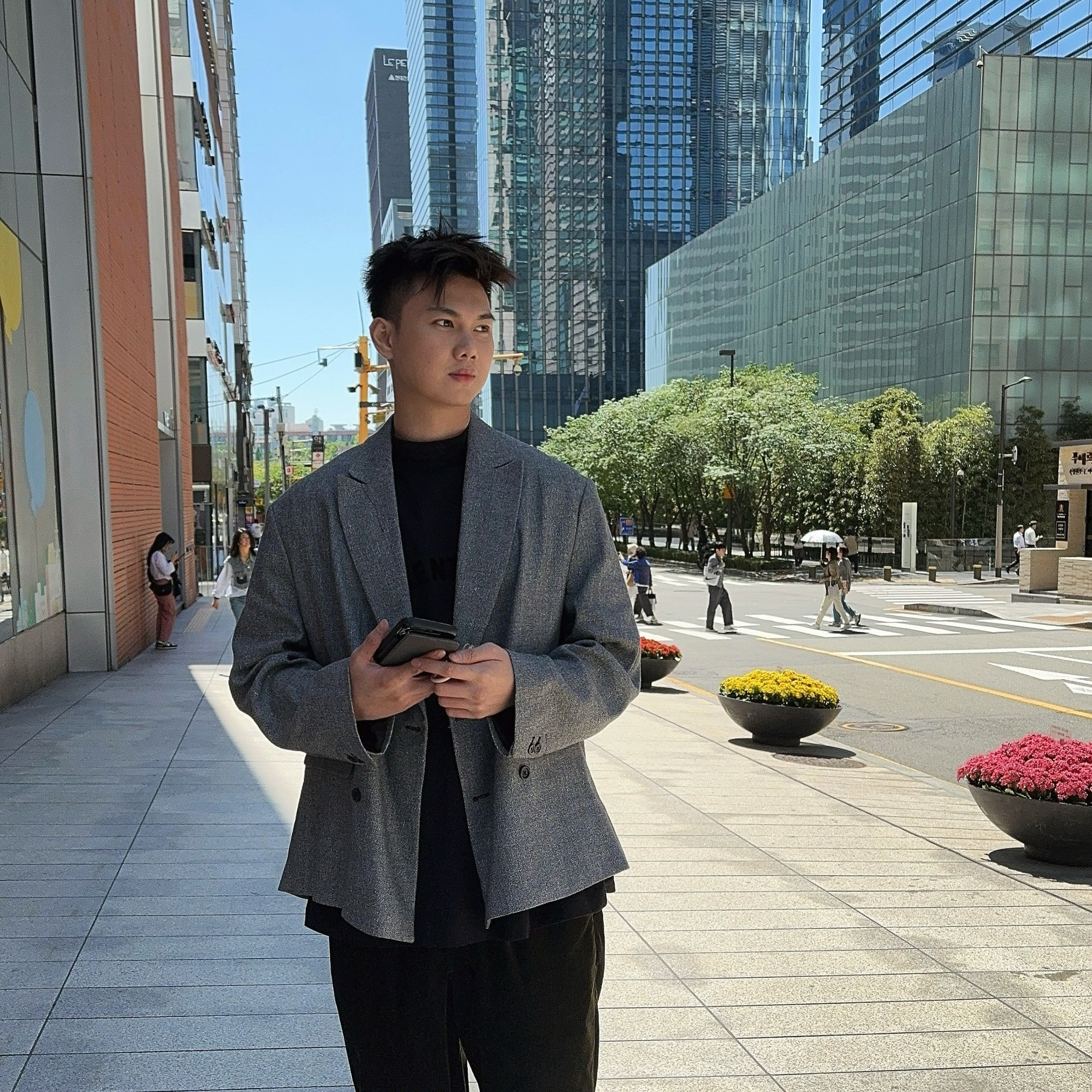 Visual chuẩn soái ca của rich kid kém 5 tuổi đang bị nghi hẹn hò Miu Lê