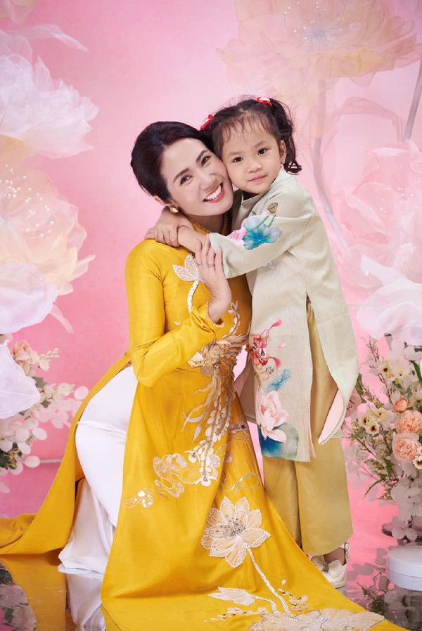 Đã lên chức bà ngoại, nữ NSƯT sắp xuất hiện trong phim nối sóng 'Cha tôi người ở lại' vẫn trẻ đẹp- Ảnh 10.