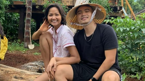 HHen Niê bị cư dân mạng nhắc nhở vì vẻ ngoài luộm thuộm khi ở quê