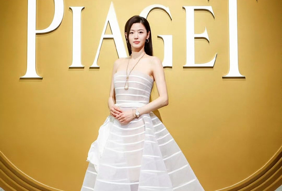 Jeon Ji Hyun đại náo sự kiện ở Trung Quốc: 'Mợ chảnh' Chun Song Yi quay trở lại rồi!