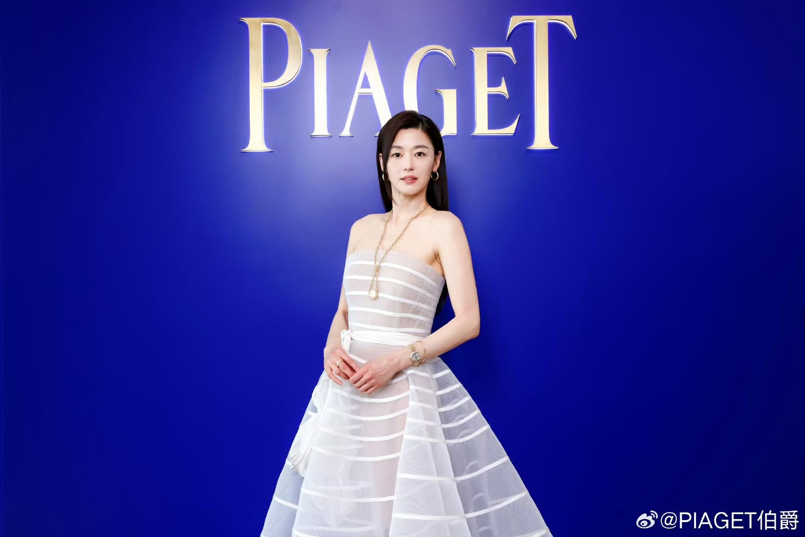 Jeon Ji Hyun đại náo sự kiện ở Trung Quốc: 'Mợ chảnh' Chun Song Yi quay trở lại rồi! 49989794712226130528495628486162180150389480n