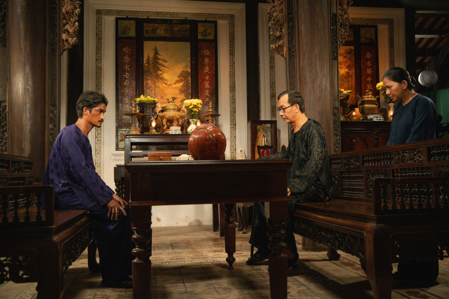 Nghệ sĩ Đức Khuê xin lỗi Mạc Văn Khoa sau mỗi cảnh đánh nhau