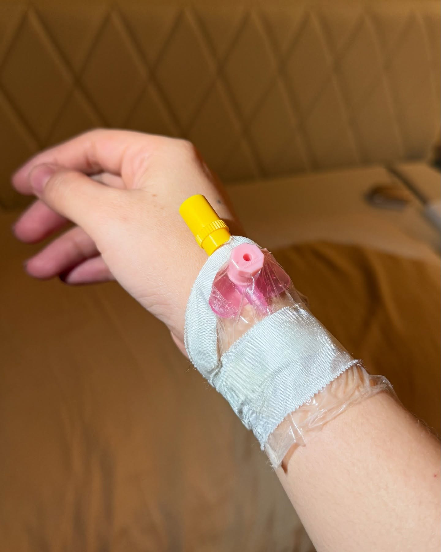 Puka đáp trả bình luận kém duyên Phụ nữ ai đẻ chả thế