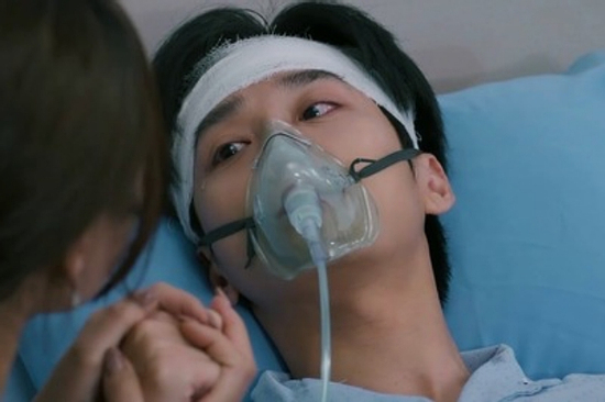 'Cha tôi, người ở lại' tiếp tục có 'sạn', khán giả ngán ngẩm: 'May quá, phim chỉ còn 1 tập'