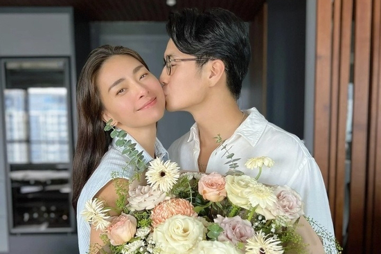 Loạt hành động tinh tế của chồng Ngô Thanh Vân khi chăm vợ bầu