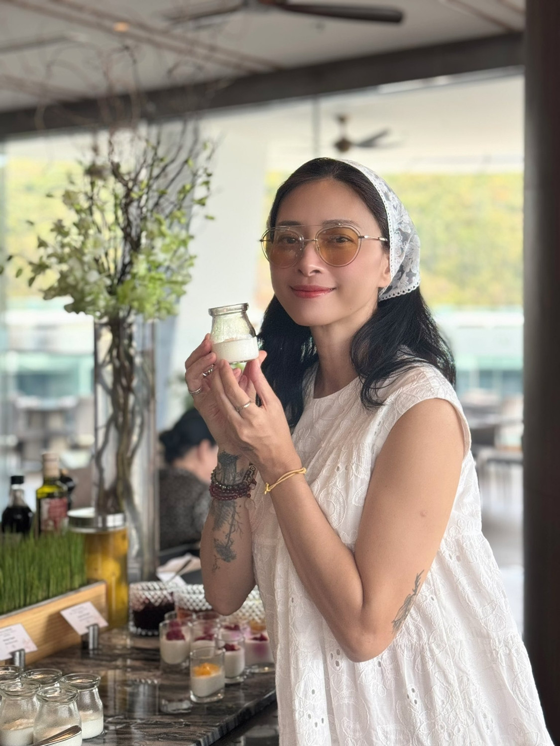 Loạt hành động tinh tế của chồng Ngô Thanh Vân khi chăm vợ bầu