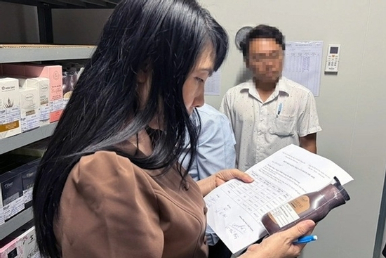 Nhà máy sản xuất mỹ phẩm Đoàn Di Băng quảng cáo bị thu hồi chứng nhận GMP