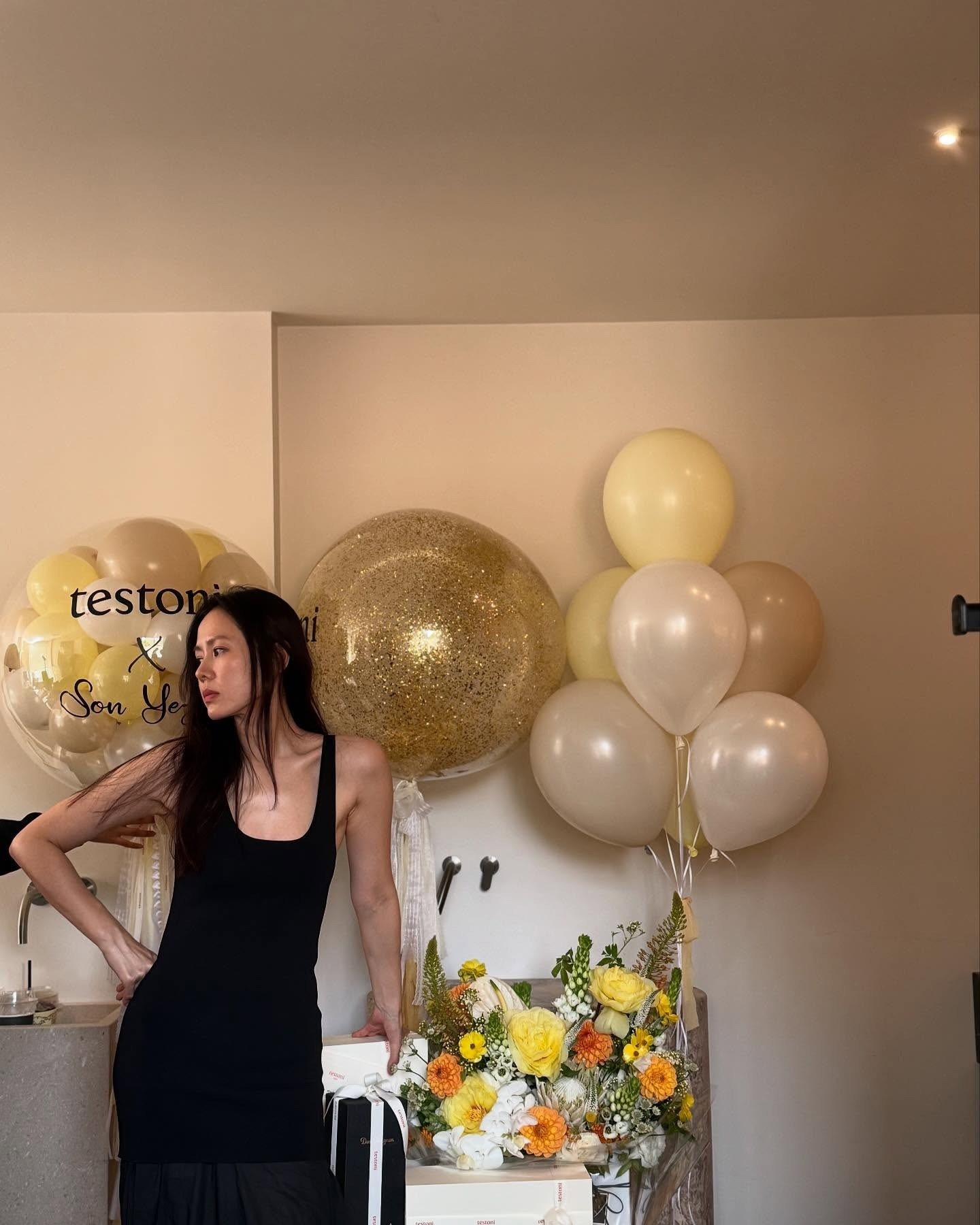 Son Ye Jin khoe vóc dáng cực quyến rũ bảo sao Hyun Bin không mê mệt