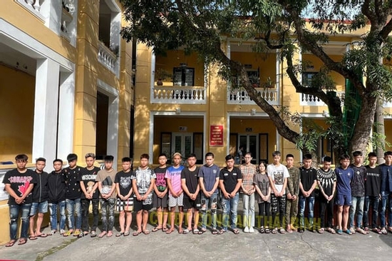 31 thanh niên cầm kiếm hẹn nhau hỗn chiến trên đường phố ở Thái Bình