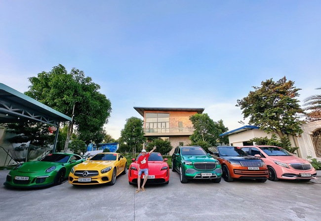 Bóc loạt thông tin đắt giá về chồng đại gia của phú bà Ngân Collagen