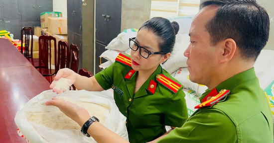 Hai chủ cửa hàng ở Hà Nội bán gần 20 tấn gạo 'ngon nhất thế giới' giả mạo