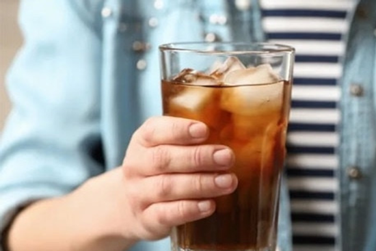 Ngăn chặn 'cơn bão' bệnh tật từ thói quen mê nước ngọt của người dân