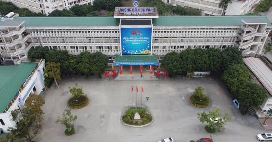 Thầy giáo Đại học Vinh bị tố gửi video đồi trụy, gạ đổi điểm cho sinh viên