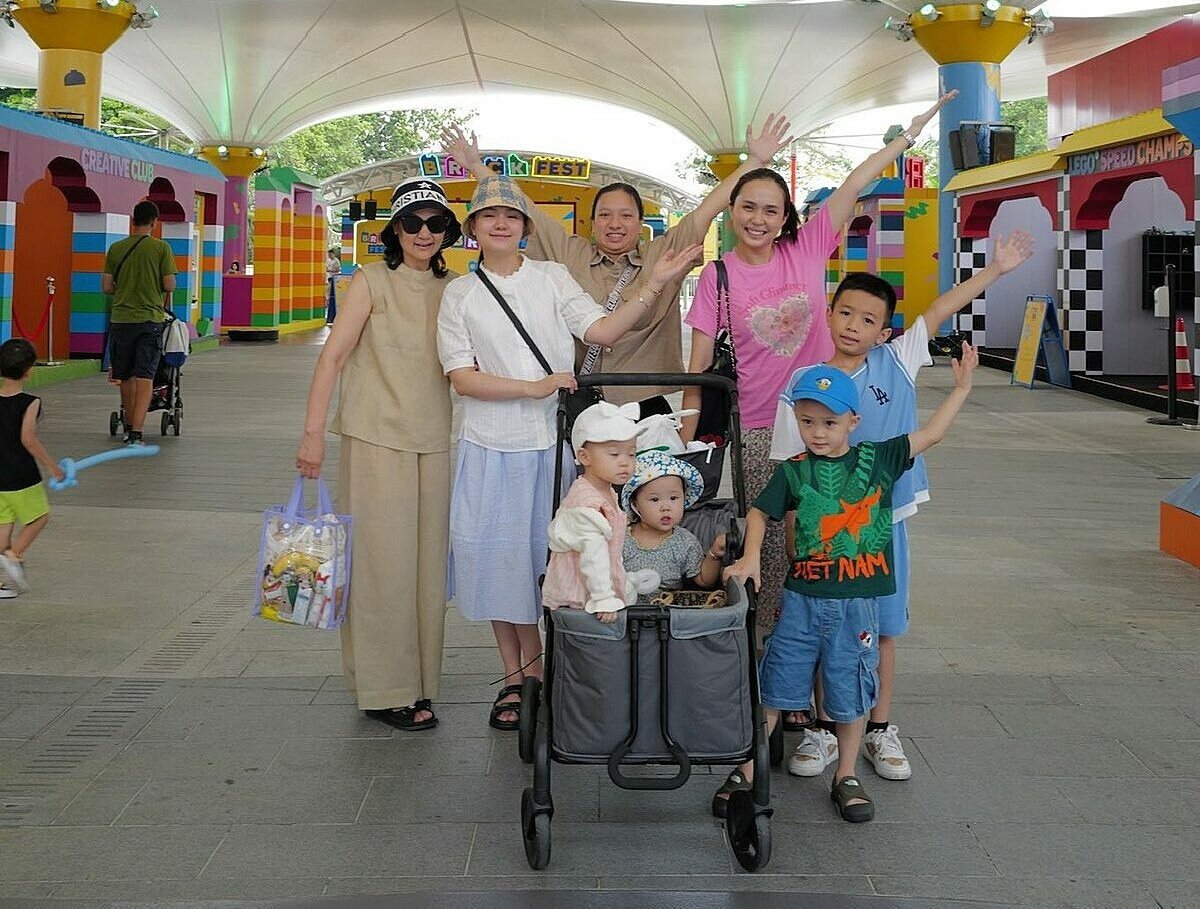 Ngán ngẩm gu thời trang ra sân bay của vợ Duy Mạnh