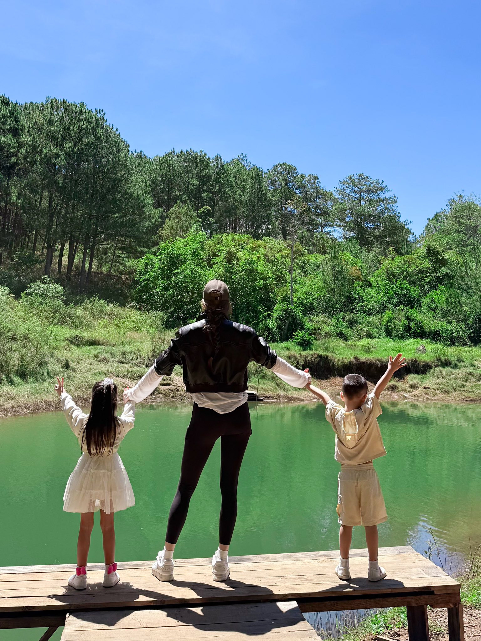 Con trai Hồ Ngọc Hà - Cường Đô la được Kim Lý đưa sang nước ngoài tìm trường mới- Ảnh 4.