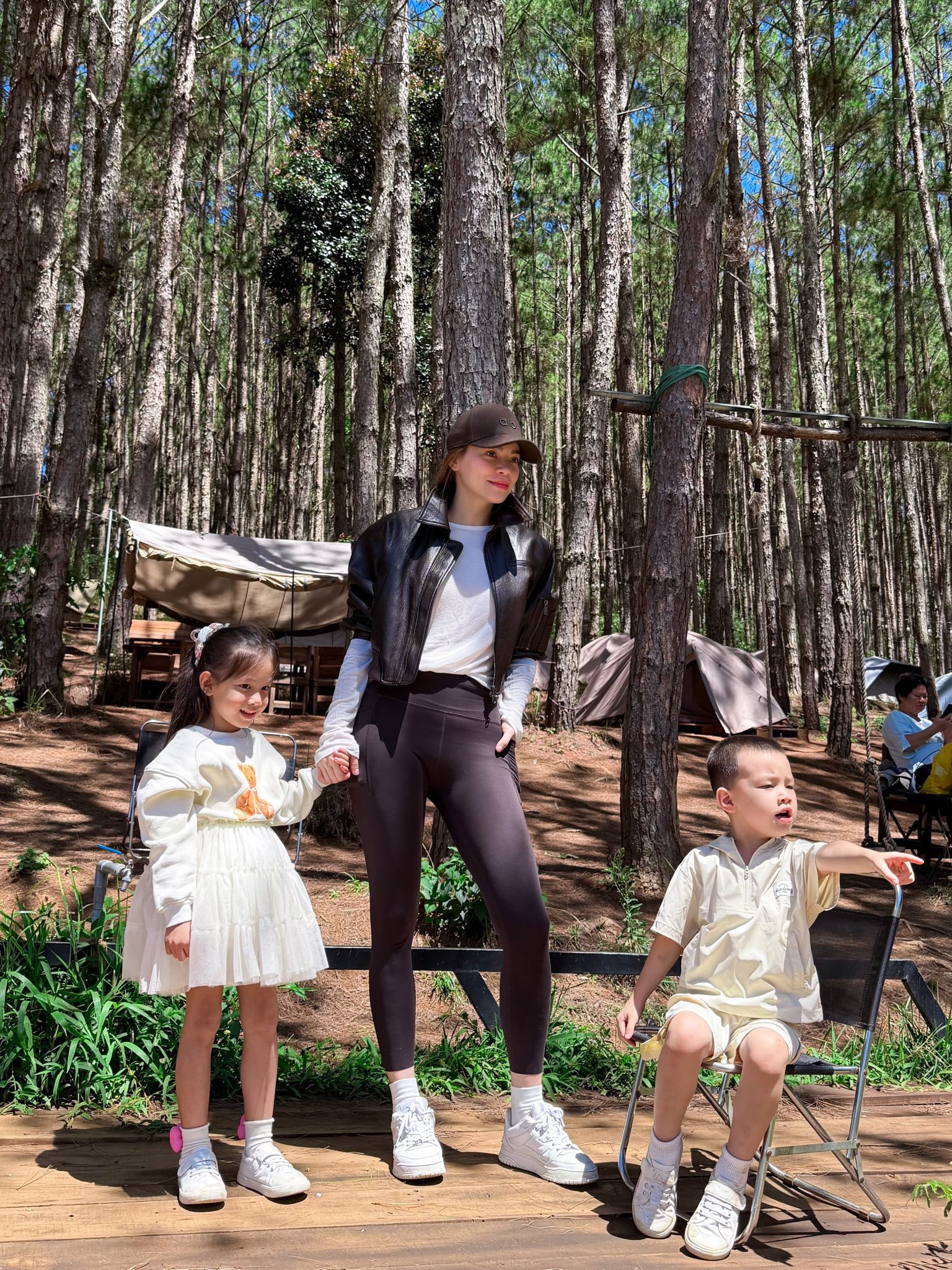 Con trai Hồ Ngọc Hà - Cường Đô la được Kim Lý đưa sang nước ngoài tìm trường mới- Ảnh 3.