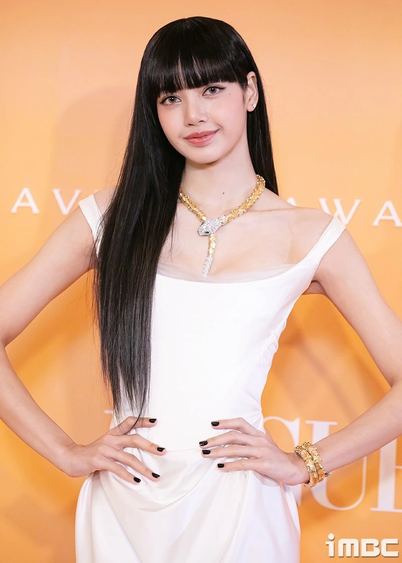 G-Dragon, Lisa và những nghệ sĩ K-pop có sự nghiệp solo ấn tượng nhất g-dragon, lisa va nhung nghe si k-pop co su nghiep solo an tuong nhat hinh anh 1