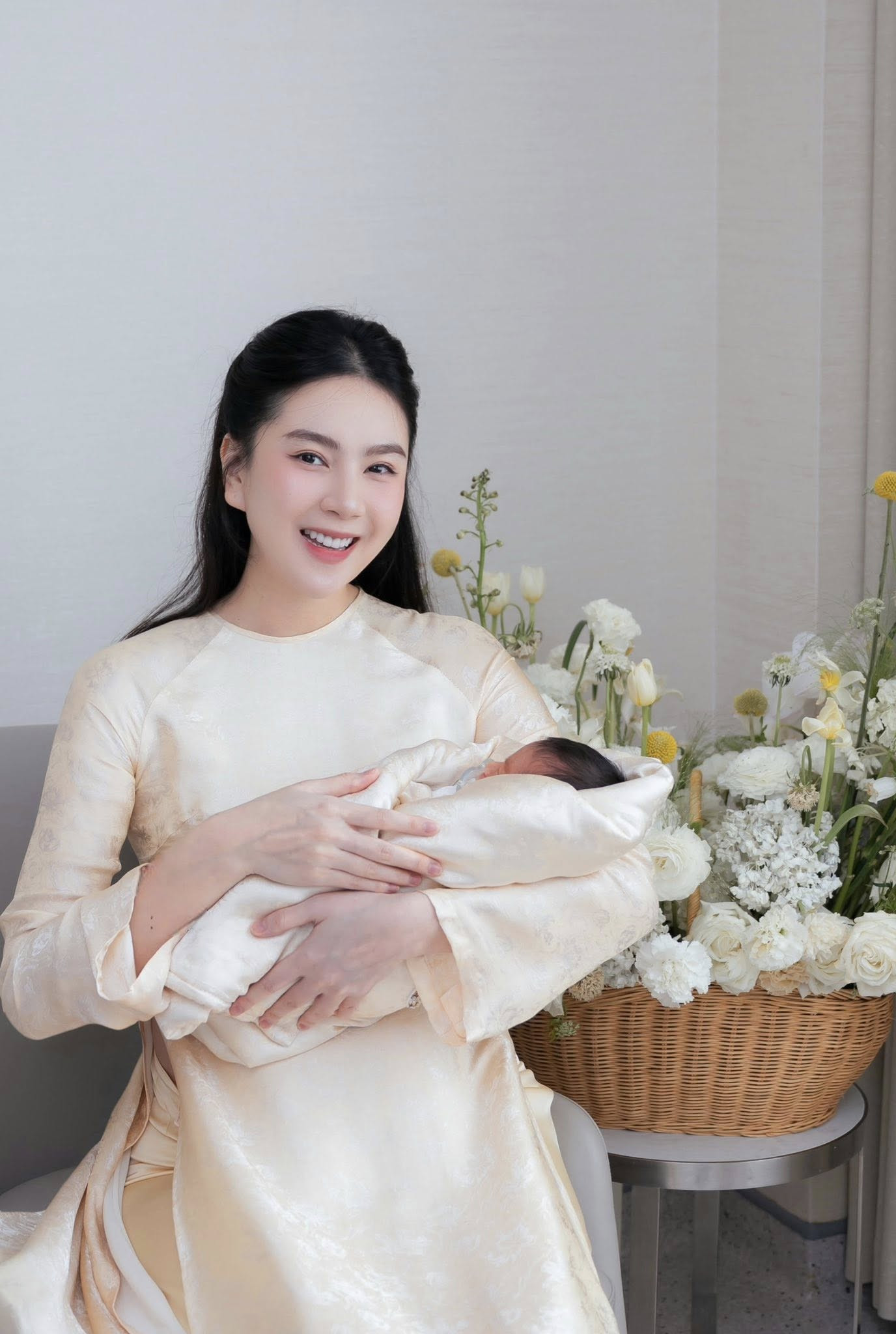 MC Mai Ngọc phản ứng khi gây tranh cãi sau khi sinh con đầu lòng cho chồng đại gia