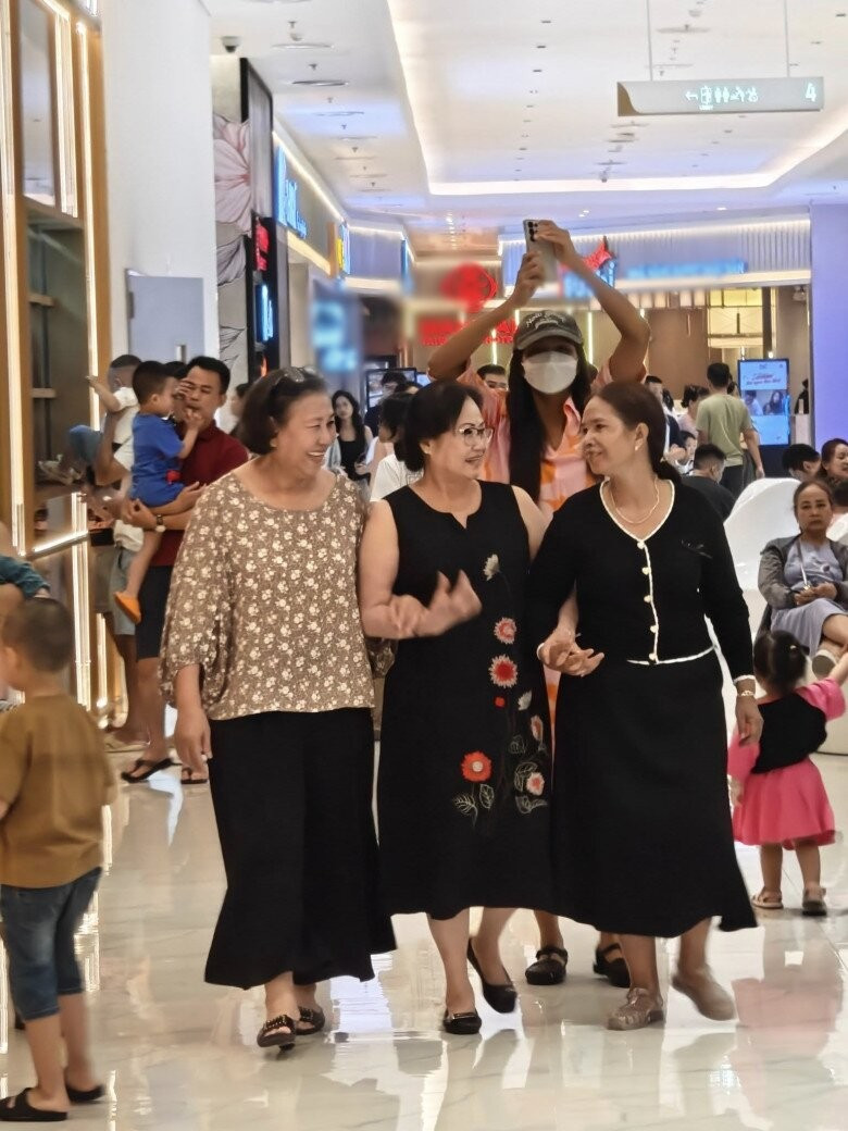 Mẹ chồng từng có thái độ lạ với HHen Niê ngày cưới mối quan hệ hiện tại ra sao