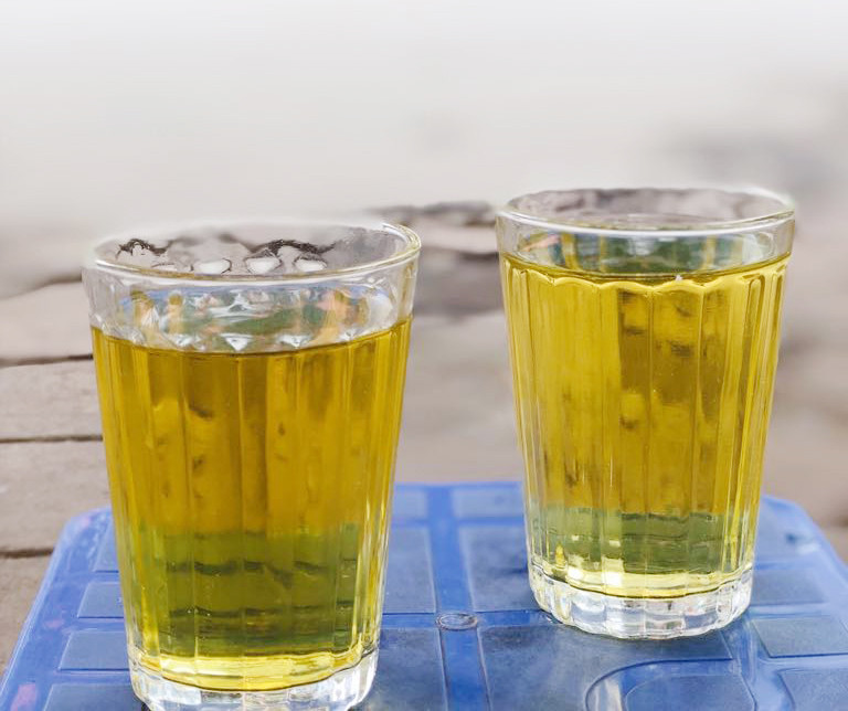 Thức uống quen thuộc hàng triệu gia đình Việt ưa thích, những ai không nên dùng? tra xanh.jpg