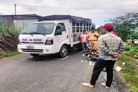 Vụ bắn người rồi tự sát ở Vĩnh Long: Tài xế xe tải có lỗi trong cái chết của bé gái