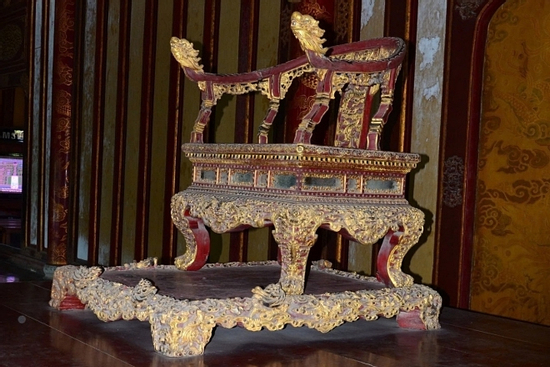 12 người tham gia phục chế ngai vàng triều Nguyễn là ai?