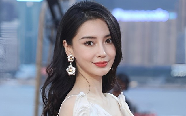 Angelababy bị mắng trên phố ảnh 2