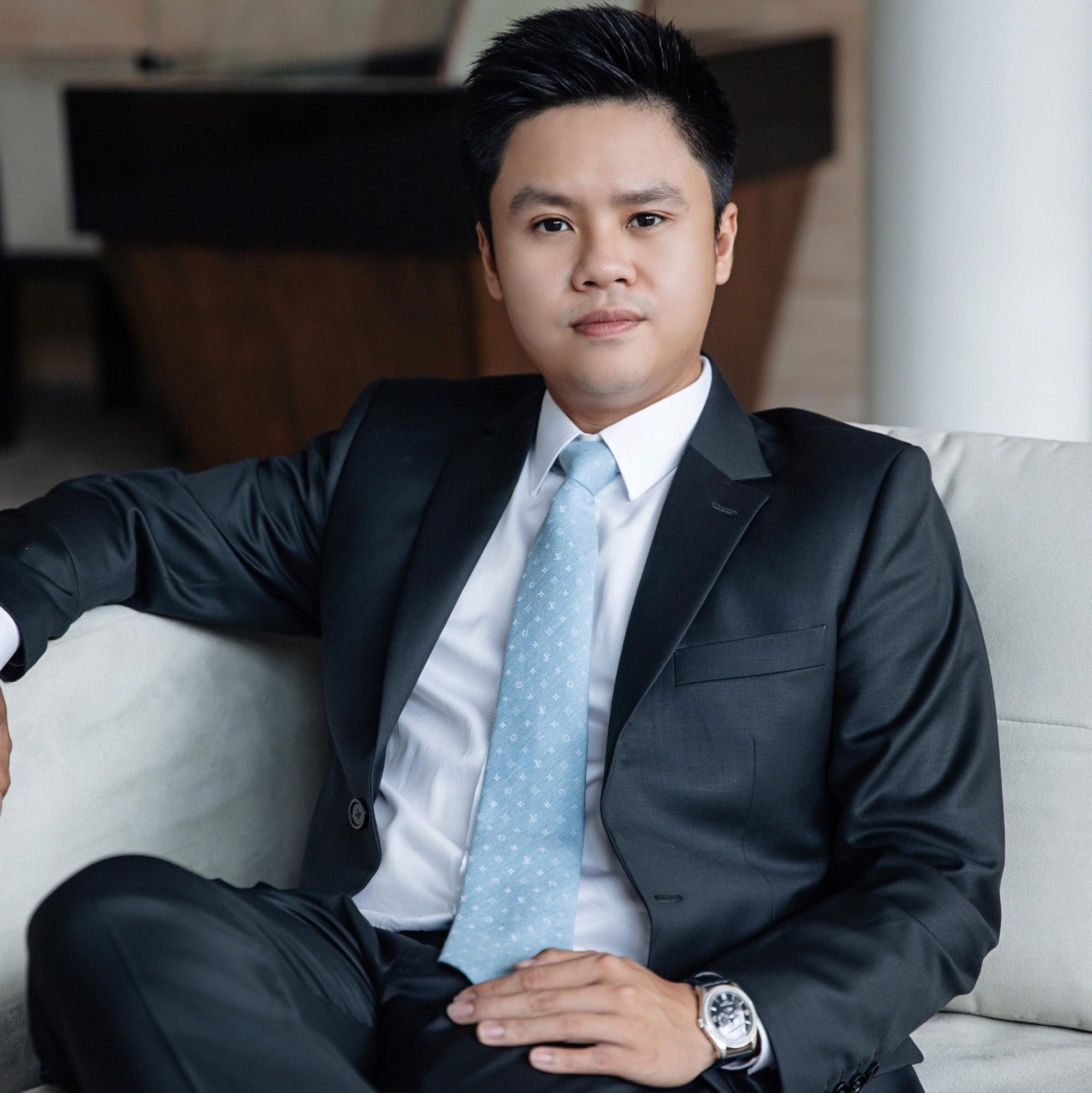 Chân dung ông chủ Saigon Square Thiếu gia 8X nổi đình đám Sài thành tay chơi siêu xe khét tiếng