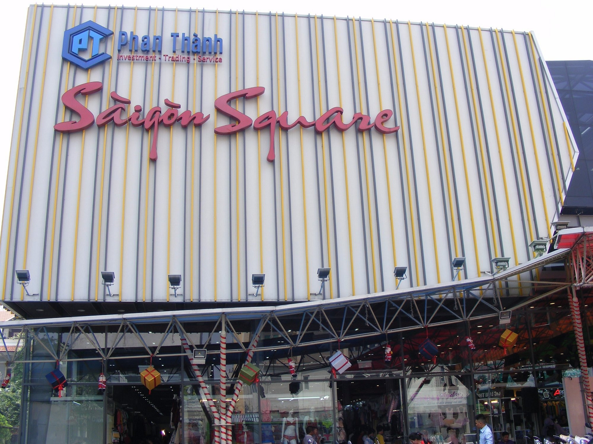 Chân dung ông chủ Saigon Square Thiếu gia 8X nổi đình đám Sài thành tay chơi siêu xe khét tiếng