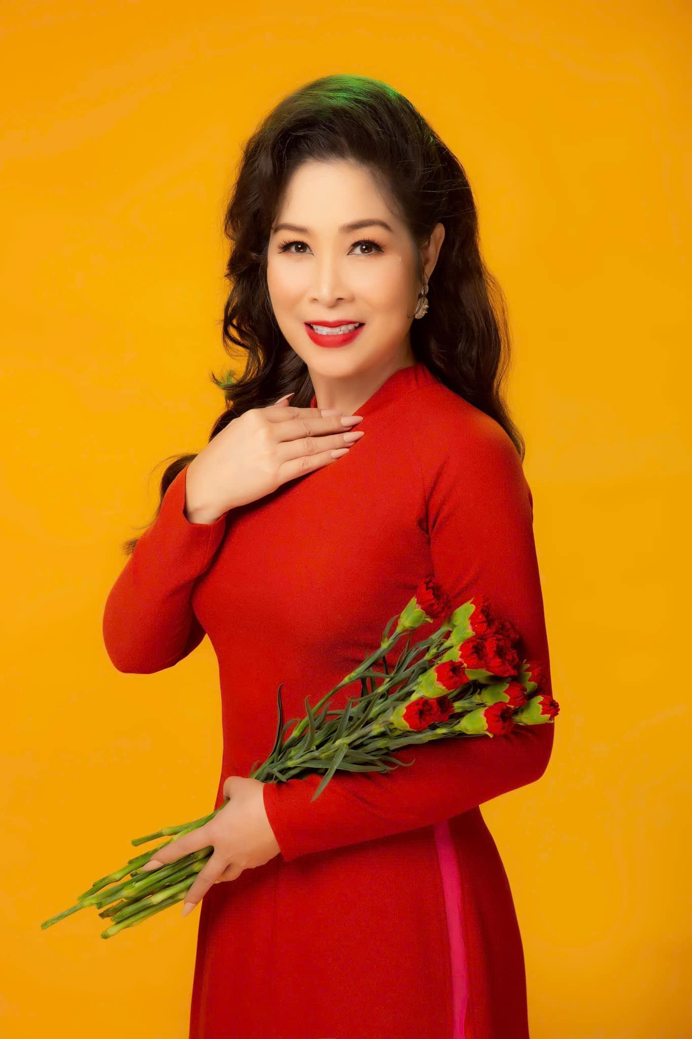 NSND quê Bắc Ninh ở tuổi U60 vẫn trẻ đẹp ngỡ ngàng nhờ giảm cân khoa học NSND quê Bắc Ninh ở tuổi U60 vẫn trẻ đẹp ngỡ ngàng nhờ giảm cân khoa học- Ảnh 6.