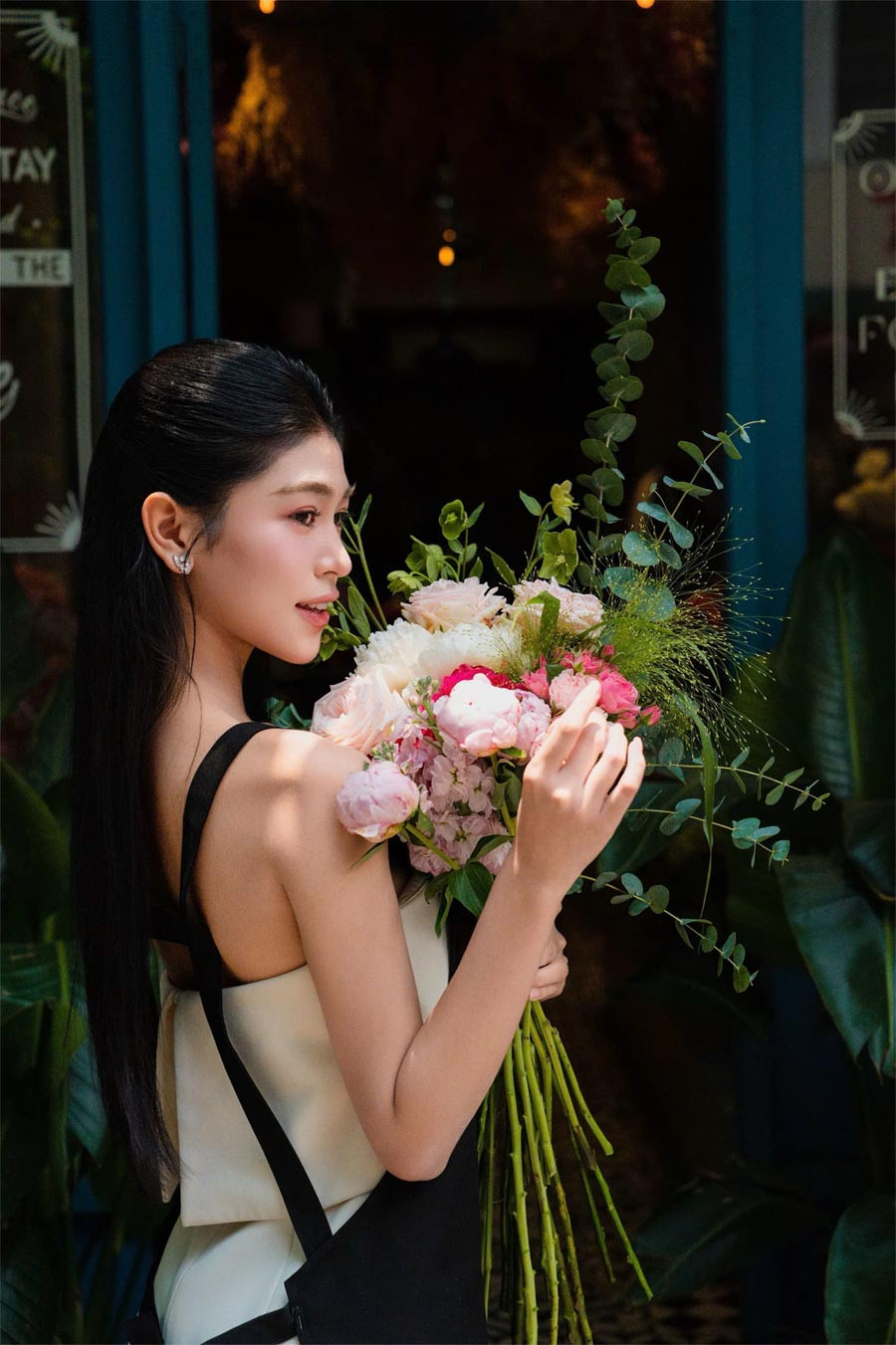 thi sinh hoa hau.jpg