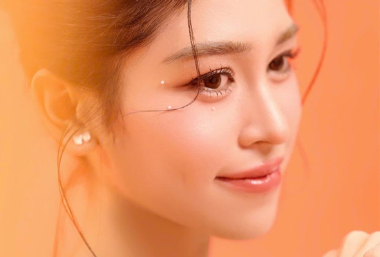 Thí sinh Hoa hậu Việt Nam nổi bật với thần thái nữ sinh Ngoại giao
