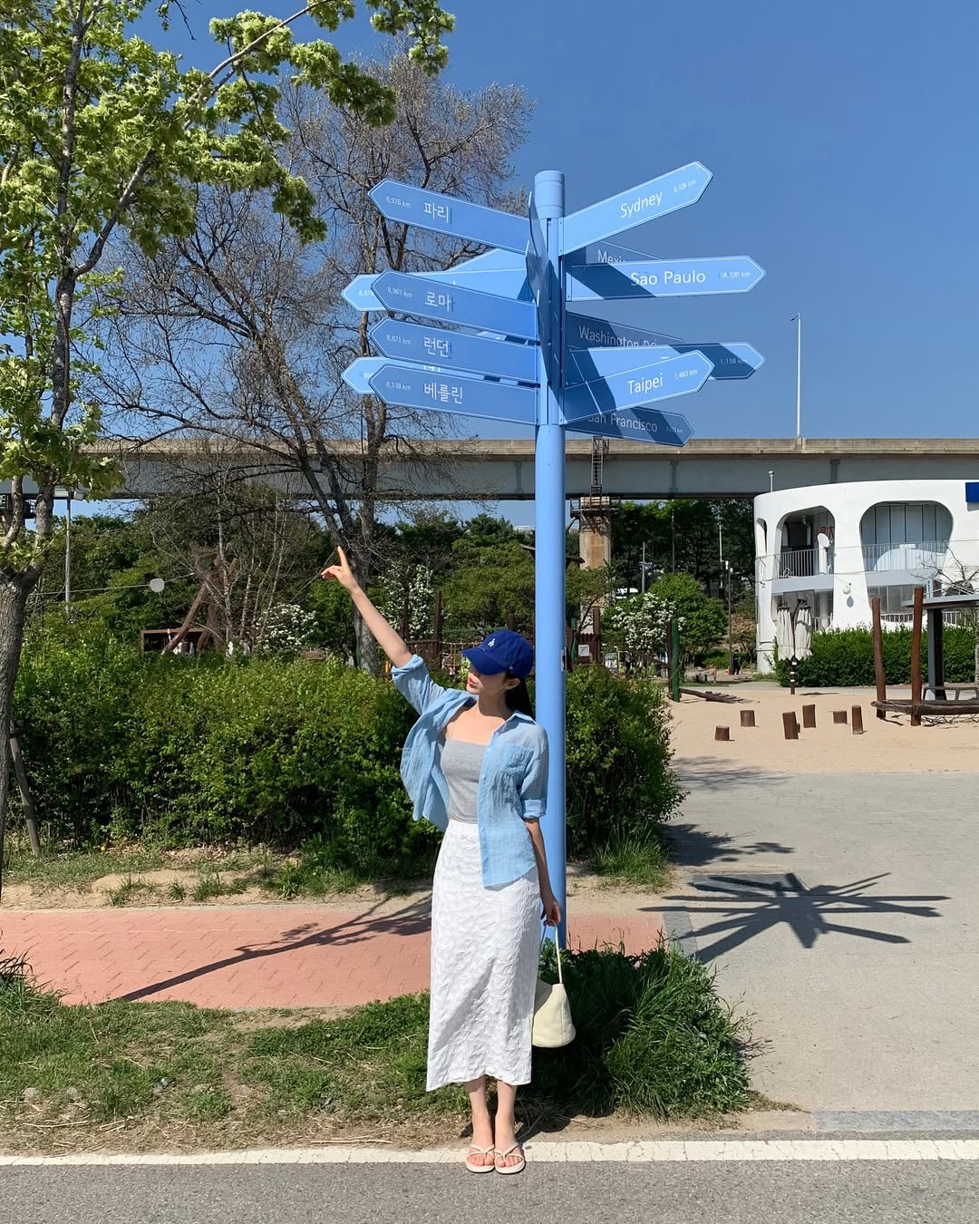 Thời tiết mát mẻ, tranh thủ diện ngay sơ mi vải voan vừa mỏng mát lại dễ mix đủ kiểu- Ảnh 7.