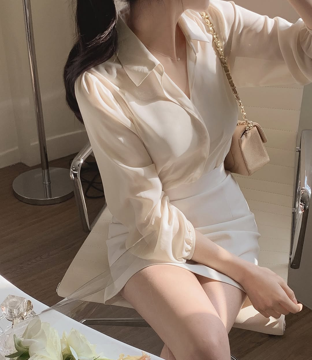 Thời tiết mát mẻ, tranh thủ diện ngay sơ mi vải voan vừa mỏng mát lại dễ mix đủ kiểu Thời tiết mát mẻ, tranh thủ diện ngay sơ mi vải voan vừa mỏng mát lại dễ mix đủ kiểu- Ảnh 9.
