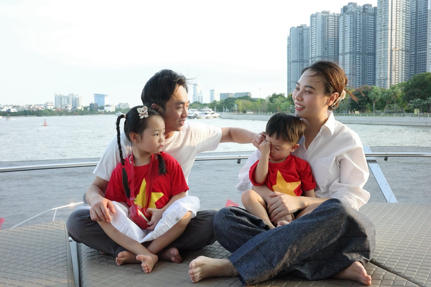 Video Cường Đô La đèo con gái trên siêu xe 50 tỷ thu hút 14 triệu lượt xem