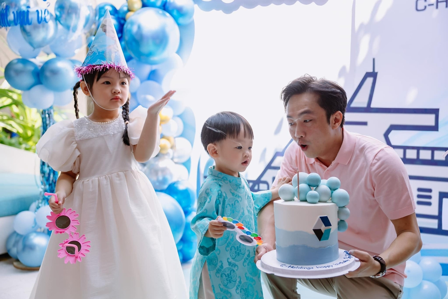 Video Cường Đô La đèo con gái trên siêu xe 50 tỷ thu hút 14 triệu lượt xem