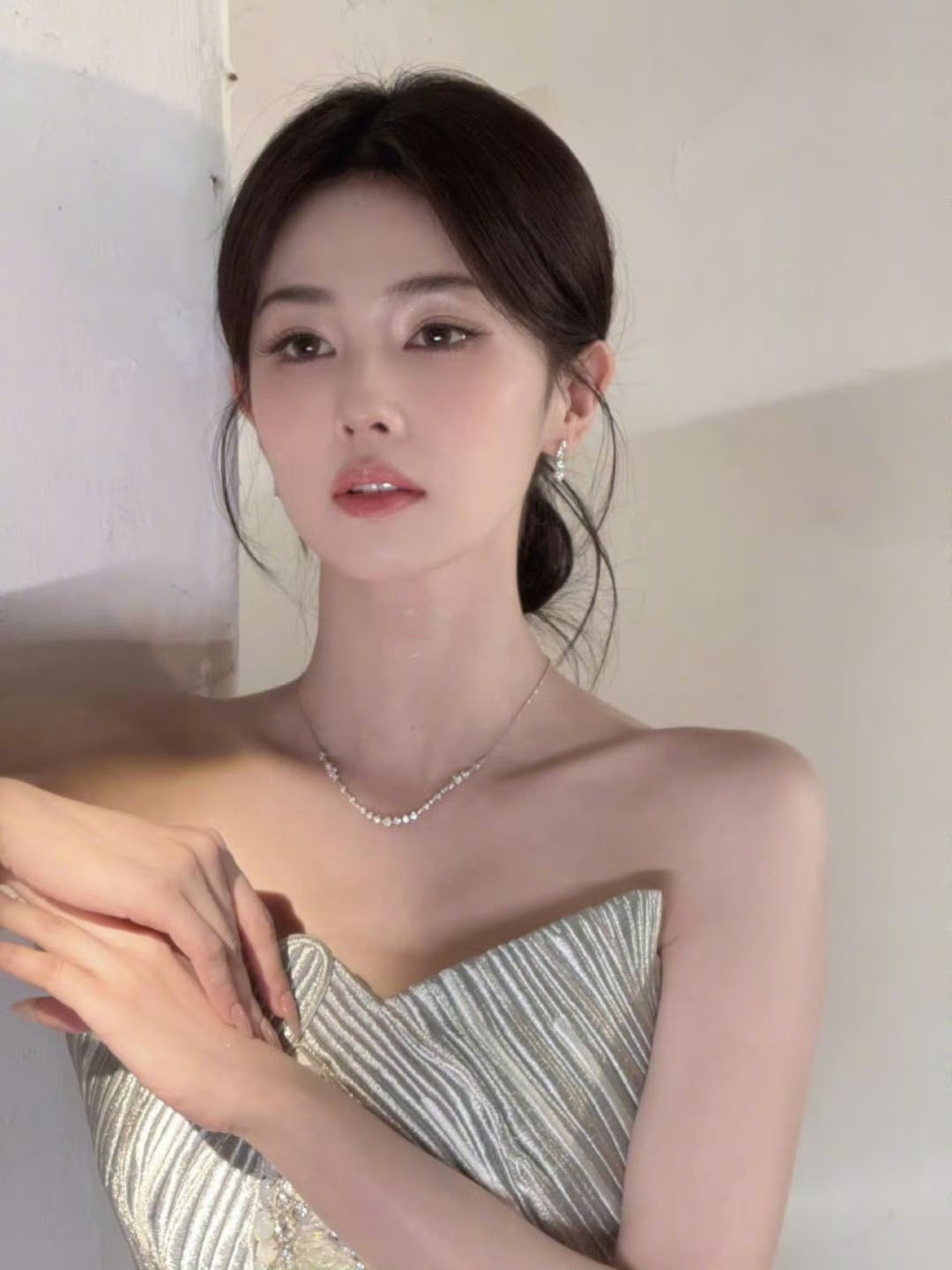 Bạch Lộc bất ngờ được chia sẻ chóng mặt trên mạng xã hội nhờ 'đôi mắt'? - Ảnh 5