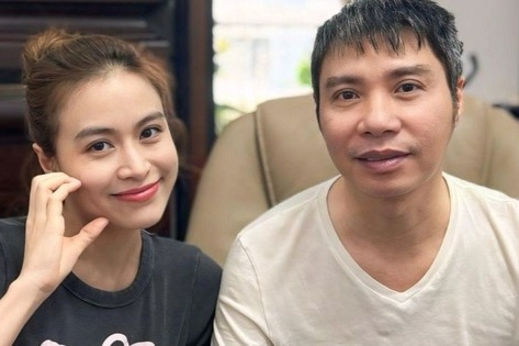 Hoàng Thùy Linh đến thăm NSND Công Lý