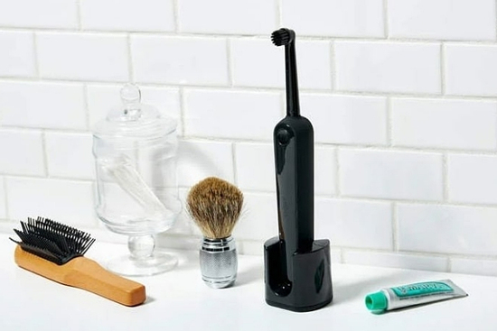 Vợ phát hiện chồng ngoại tình nhờ chiếc bàn chải điện gửi thông báo 'lạ'